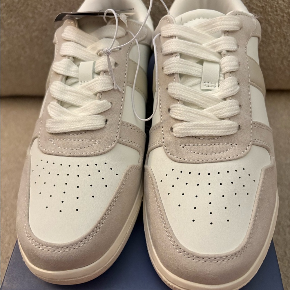 Universal Threads Nikita Fashion Sneakers